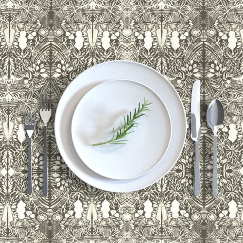 HOME_GOOD_RECTANGULAR_TABLE_CLOTH