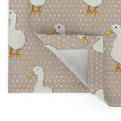 Duck Cool on white dots beige