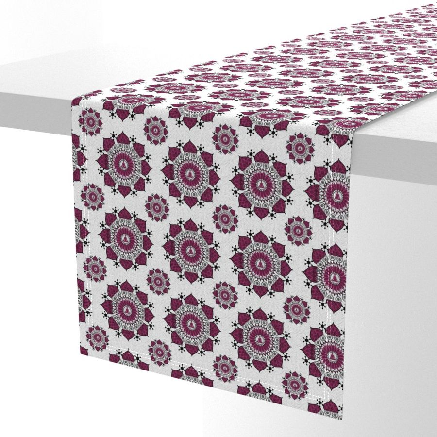 HOME_GOOD_TABLE_RUNNER