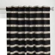 Acanthus Scrolls Stripe