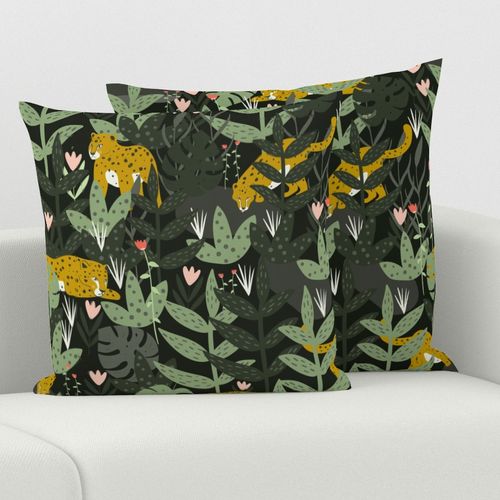 HOME_GOOD_SQUARE_THROW_PILLOW