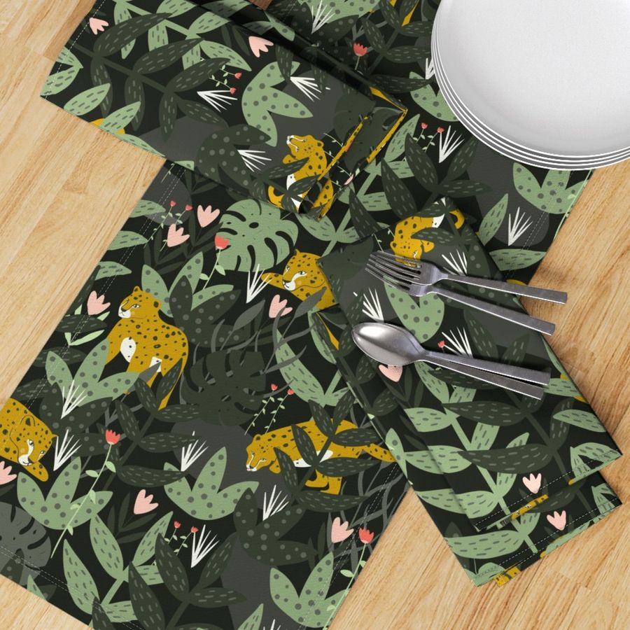 HOME_GOOD_TABLE_RUNNER