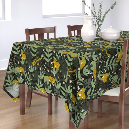 HOME_GOOD_RECTANGULAR_TABLE_CLOTH