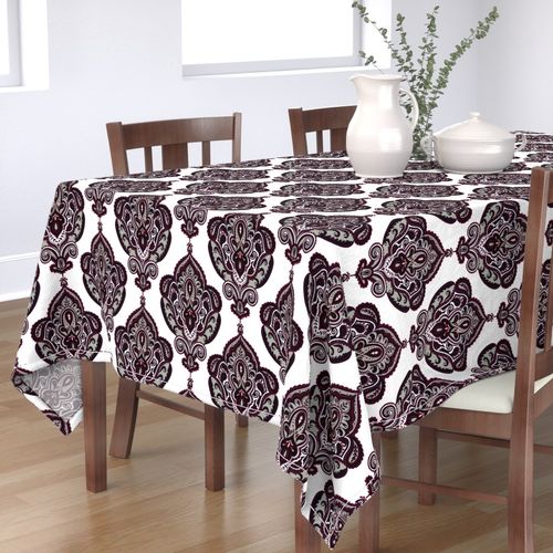 HOME_GOOD_RECTANGULAR_TABLE_CLOTH