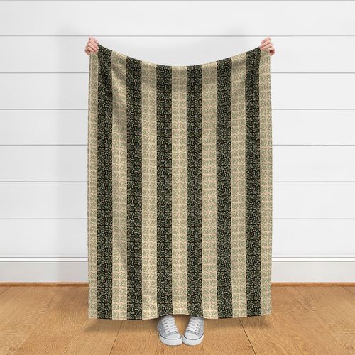 HOME_GOOD_THROW_BLANKET