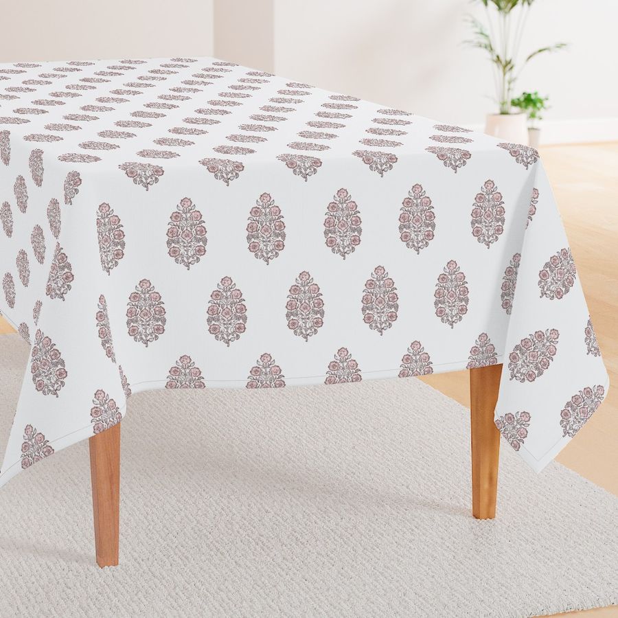 HOME_GOOD_RECTANGULAR_TABLE_CLOTH