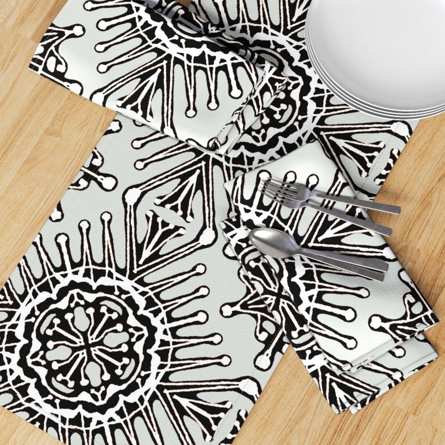 HOME_GOOD_TABLE_RUNNER