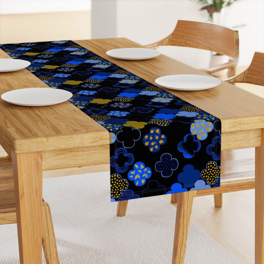 HOME_GOOD_TABLE_RUNNER