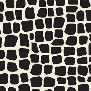 africa africa giraffe print - black