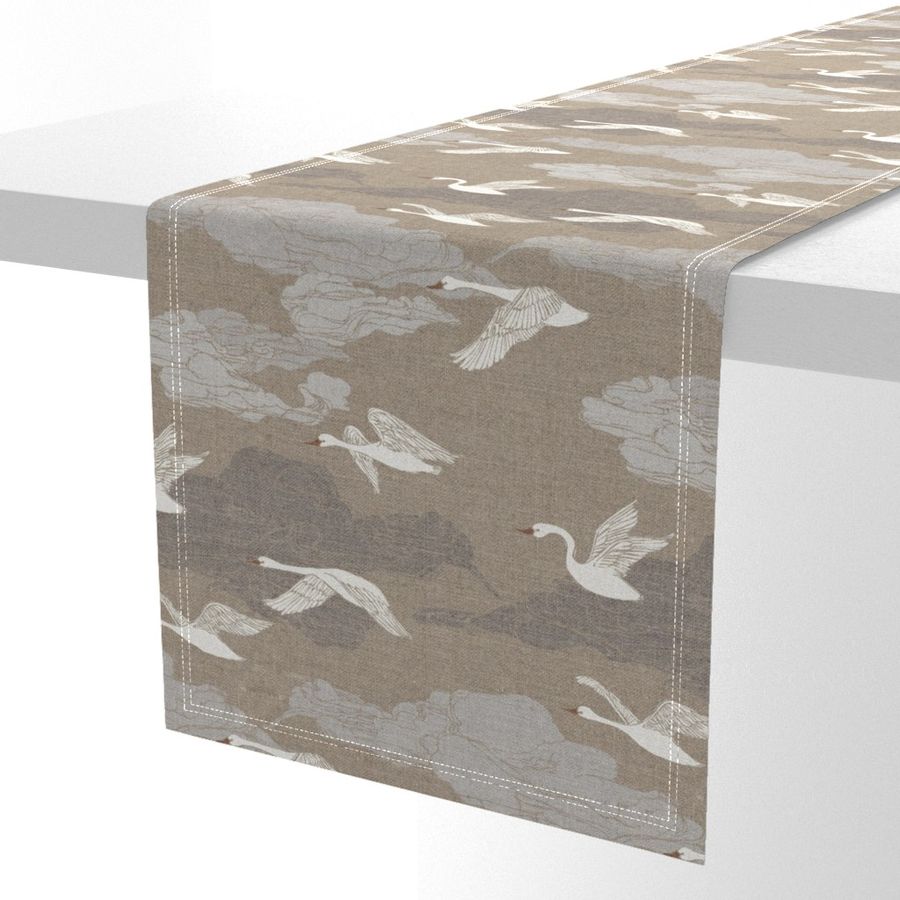 HOME_GOOD_TABLE_RUNNER