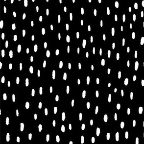 hand drawn dots // black and white dash