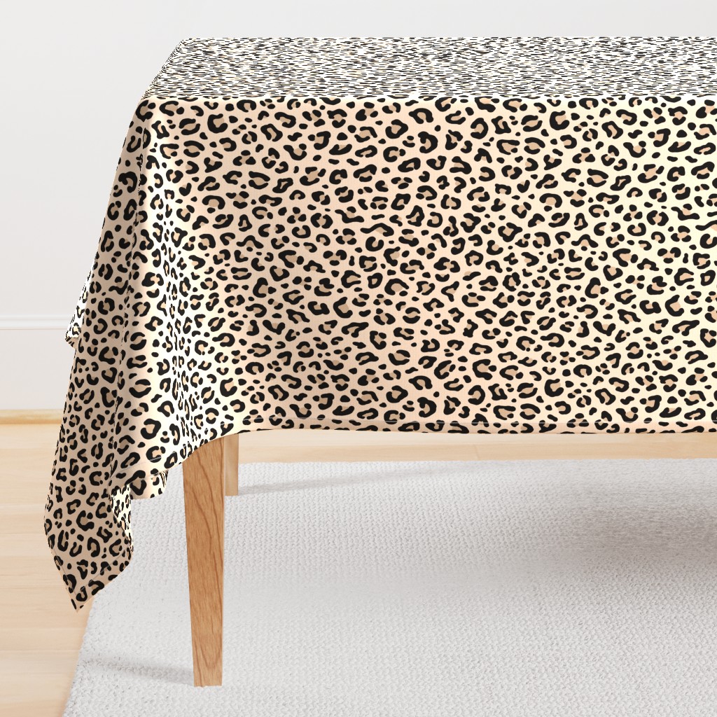 ★ BLACK and WHITE LEOPARD - LEOPARD PRINT in ECRU ★ Medium Scale / Collection : Leopard spots – Punk Rock Animal Print