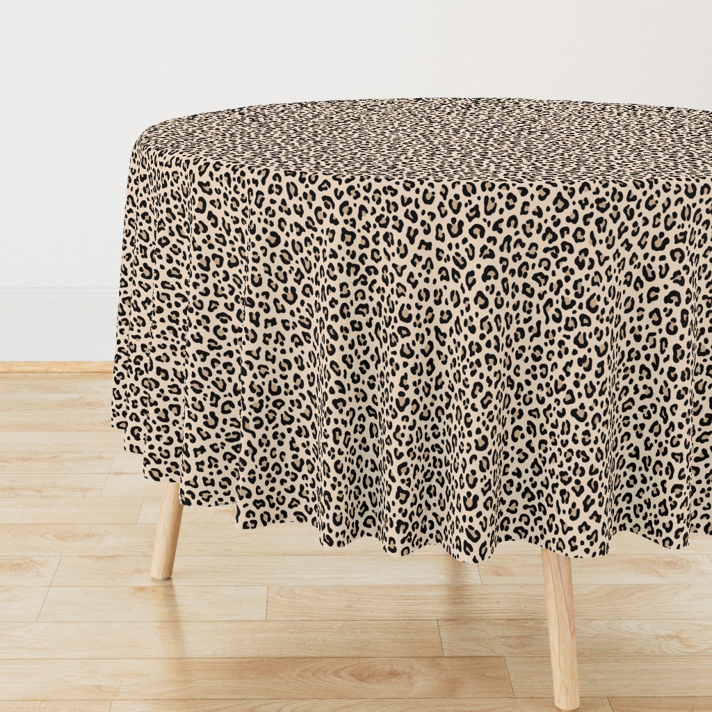 ★ BLACK and WHITE LEOPARD - LEOPARD PRINT in ECRU ★ Medium Scale / Collection : Leopard spots – Punk Rock Animal Print