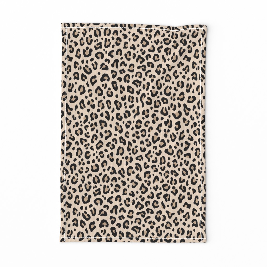 ★ BLACK and WHITE LEOPARD - LEOPARD PRINT in ECRU ★ Medium Scale / Collection : Leopard spots – Punk Rock Animal Print