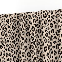 ★ BLACK and WHITE LEOPARD - LEOPARD PRINT in ECRU ★ Medium Scale / Collection : Leopard spots – Punk Rock Animal Print