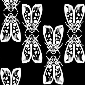 Death's Head Moth Kiss/ Totenkopf Moth Kuss (white on black) by Su_G_©SuSchaefer