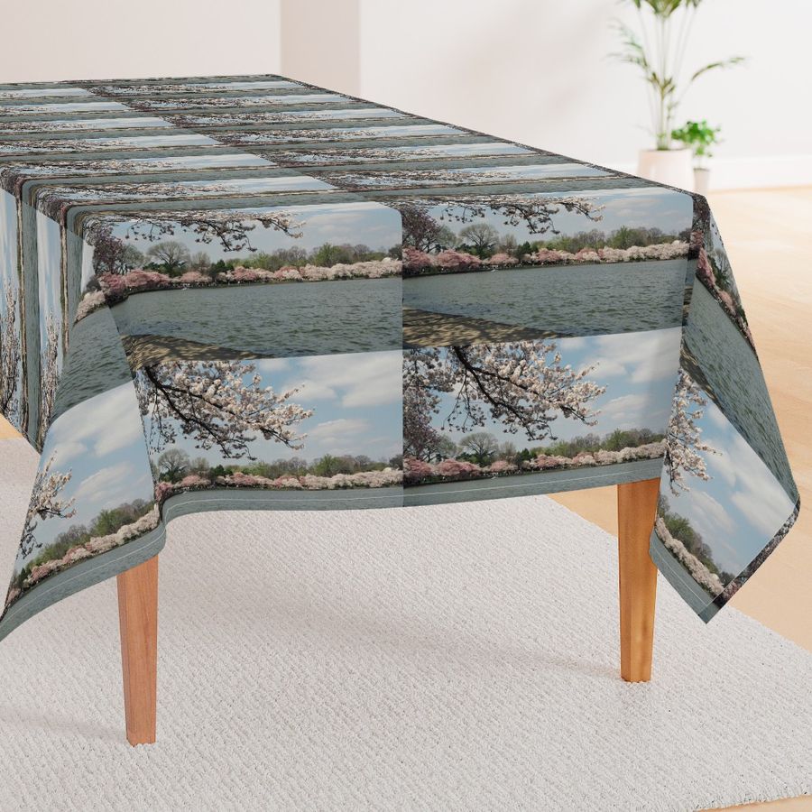 HOME_GOOD_RECTANGULAR_TABLE_CLOTH