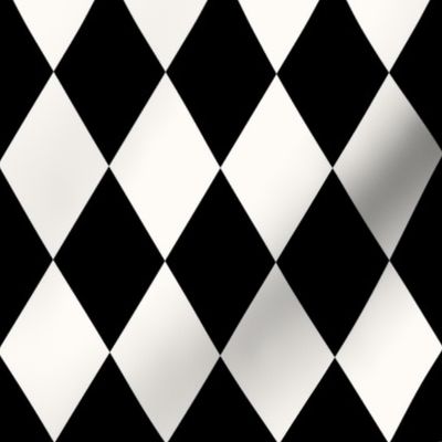 Harlequin Pattern: Black and Cream