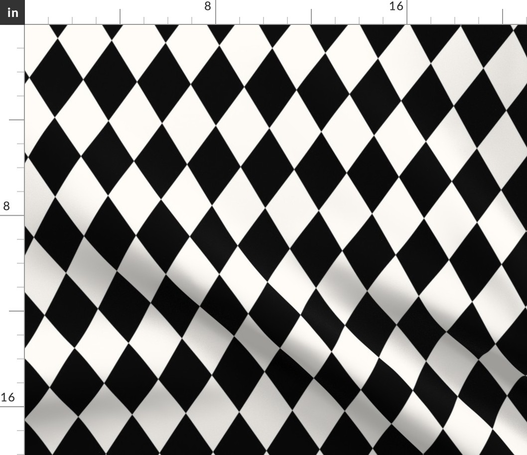 Harlequin Pattern: Black and Cream