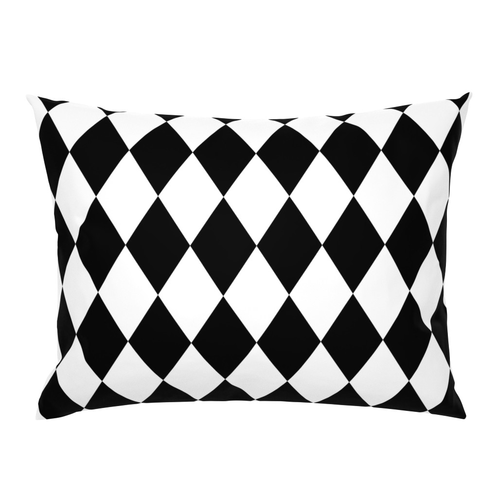 Classic Black and White Harlequin Diamond Check