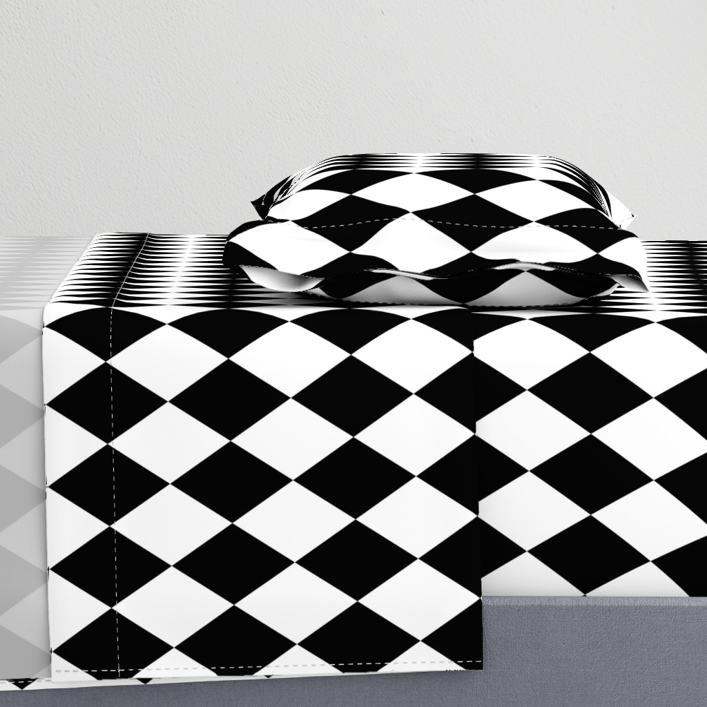 Classic Black and White Harlequin Diamond Check