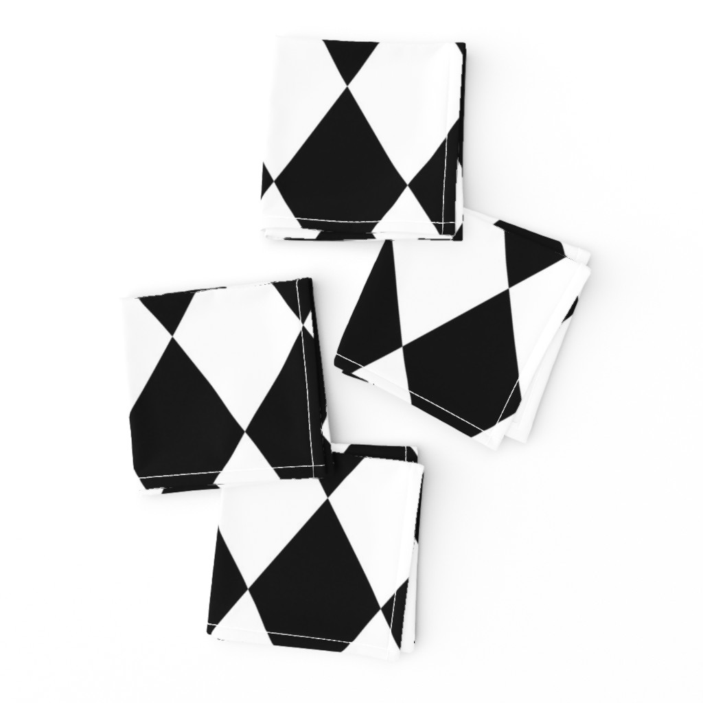 Classic Black and White Harlequin Diamond Check