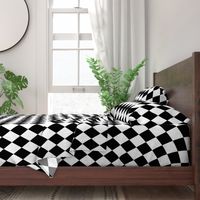 Classic Black and White Harlequin Diamond Check