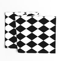 Classic Black and White Harlequin Diamond Check