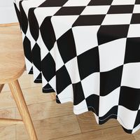 Classic Black and White Harlequin Diamond Check