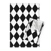 Classic Black and White Harlequin Diamond Check