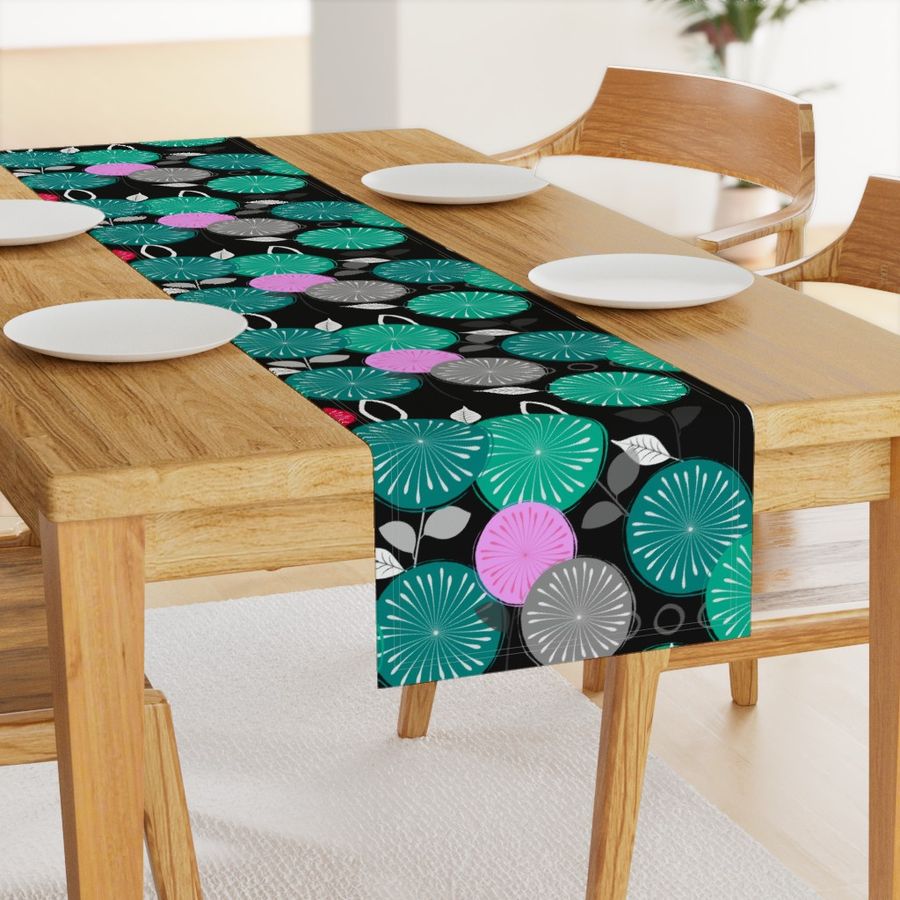 HOME_GOOD_TABLE_RUNNER