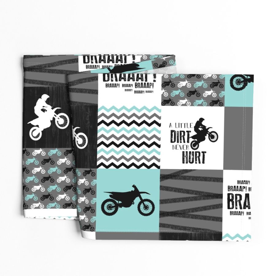 Modified Motocross//A little Dirt Never Hurt - Wholecloth Cheater Quilt 