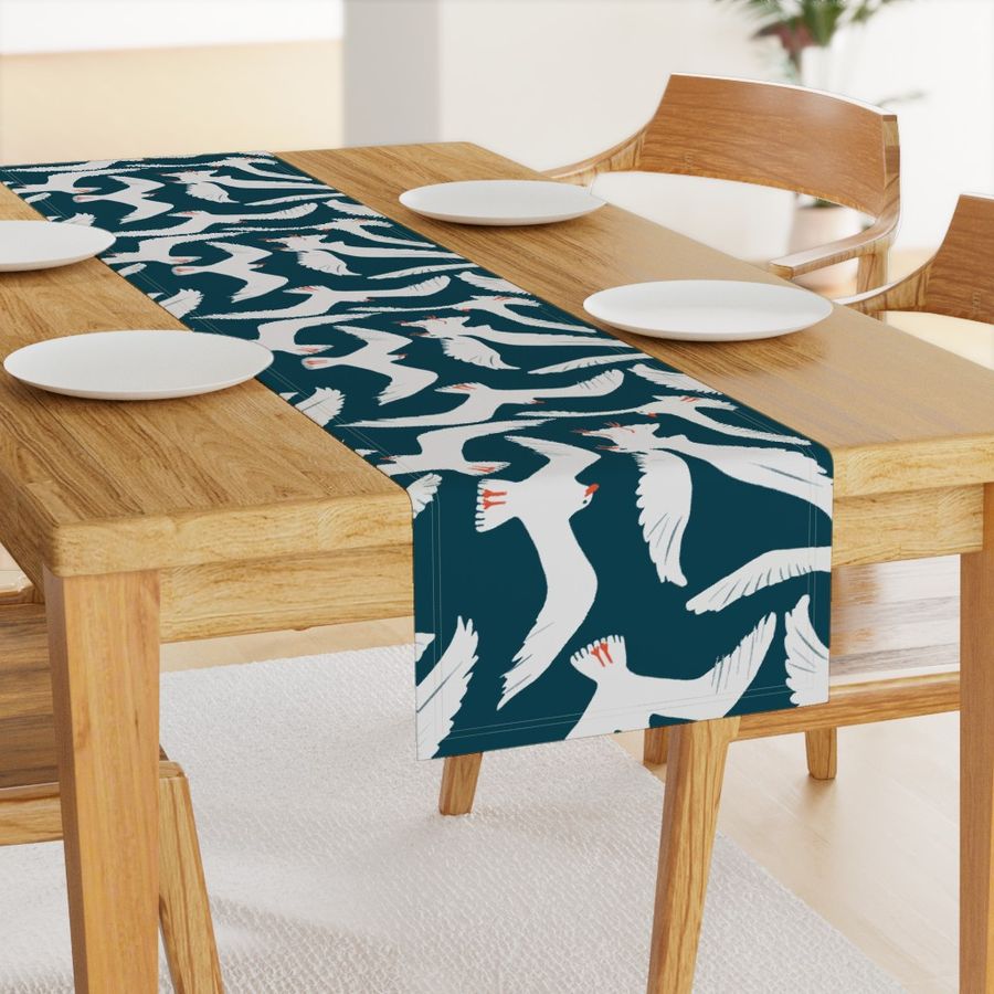 HOME_GOOD_TABLE_RUNNER