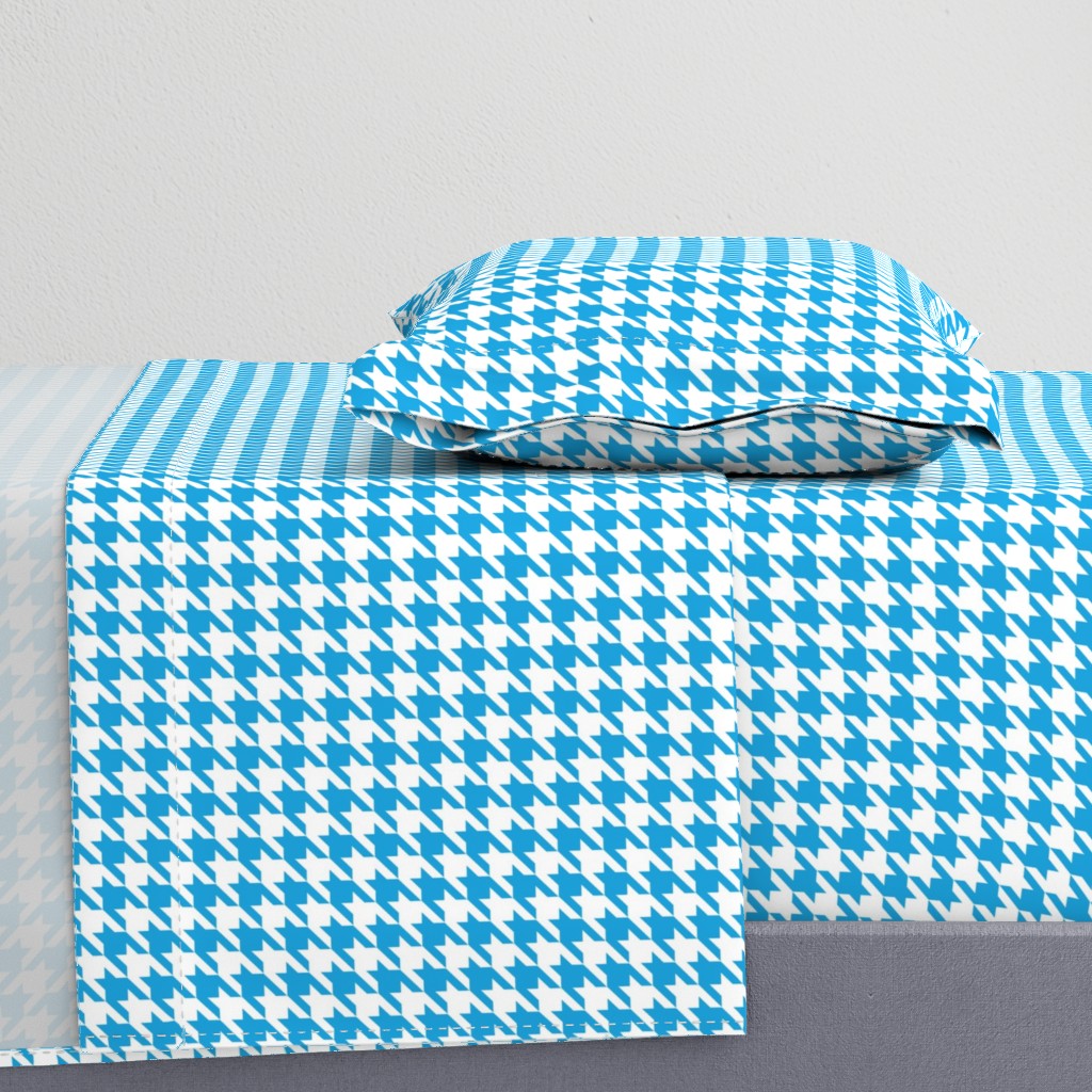 Oktoberfest Bavarian Blue Houndstooth Check