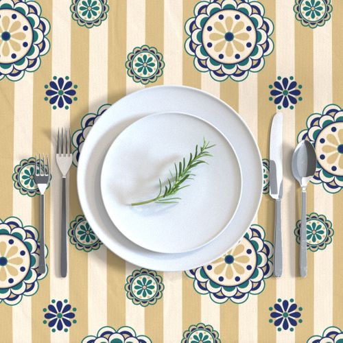 HOME_GOOD_RECTANGULAR_TABLE_CLOTH