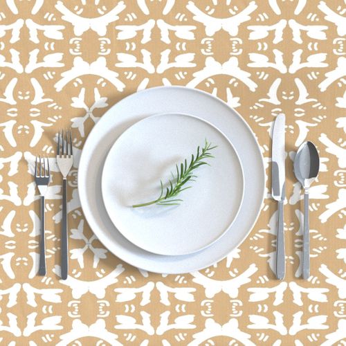 HOME_GOOD_RECTANGULAR_TABLE_CLOTH