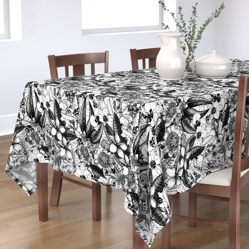 HOME_GOOD_RECTANGULAR_TABLE_CLOTH