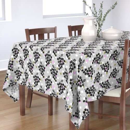 HOME_GOOD_RECTANGULAR_TABLE_CLOTH