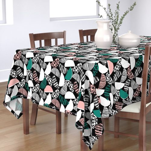 HOME_GOOD_RECTANGULAR_TABLE_CLOTH