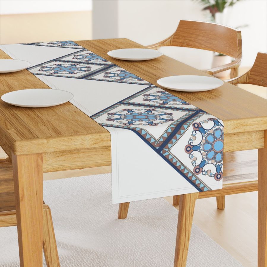 HOME_GOOD_TABLE_RUNNER