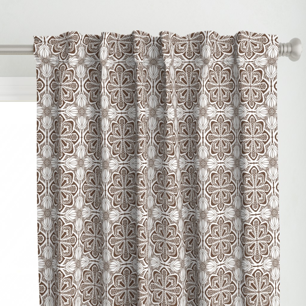 Lacy Flowers, Brown Sparkle, Medium