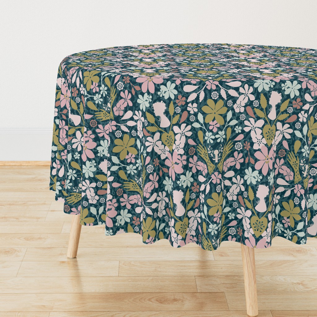 Amy's-treasure Victorian damask large