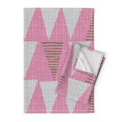 pink triangles-jumbo-fanciful fifties flowers coordinate
