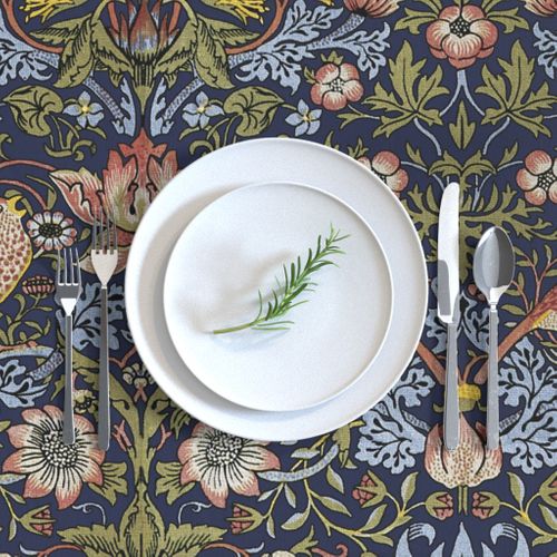 HOME_GOOD_RECTANGULAR_TABLE_CLOTH