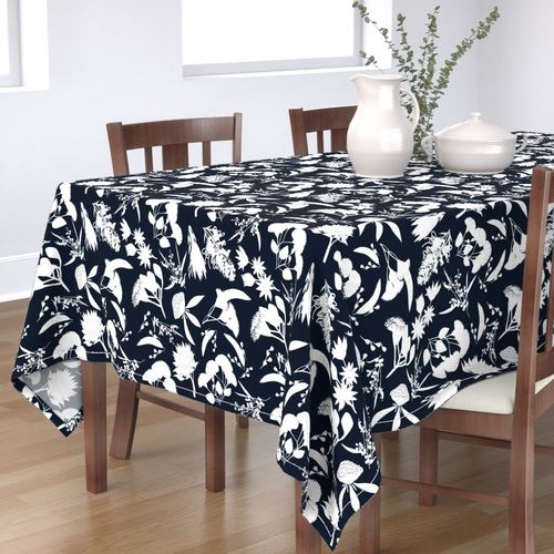 HOME_GOOD_RECTANGULAR_TABLE_CLOTH