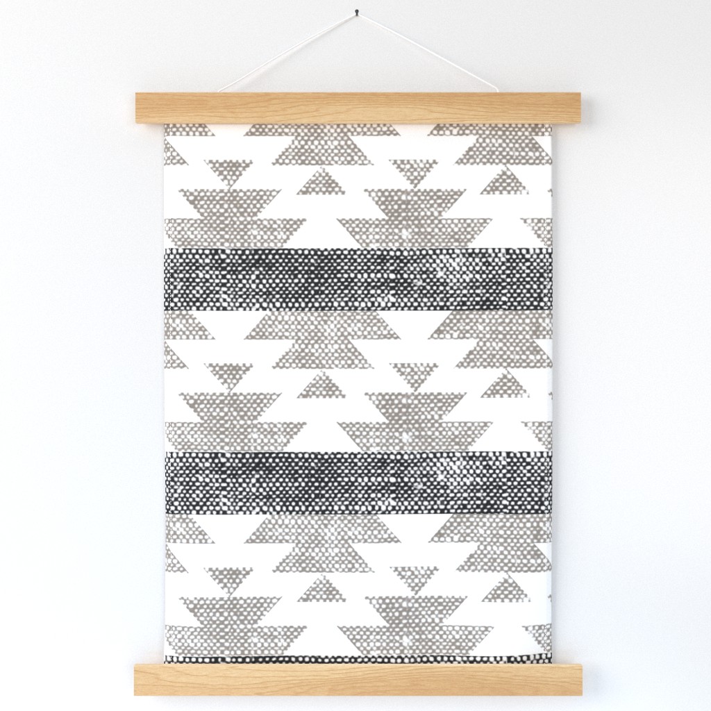 (jumbo scale) woven aztec || neutrals