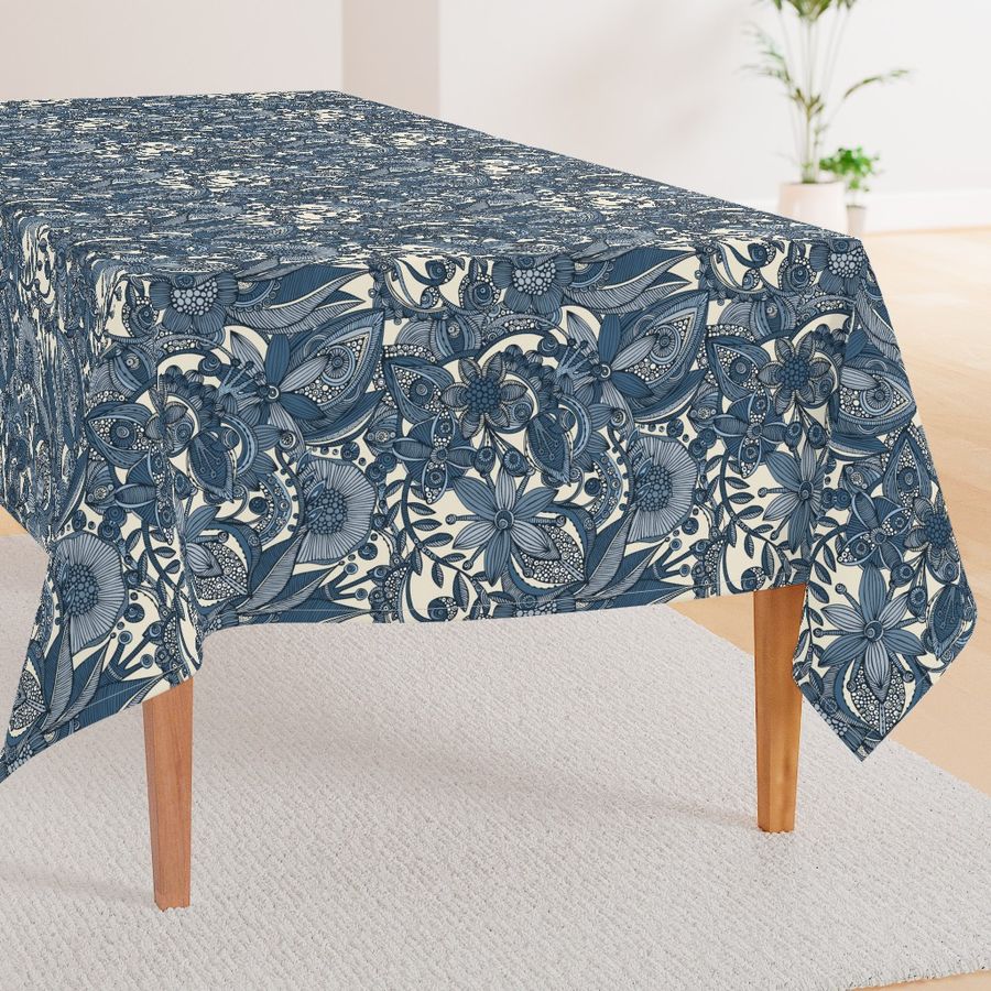 HOME_GOOD_RECTANGULAR_TABLE_CLOTH