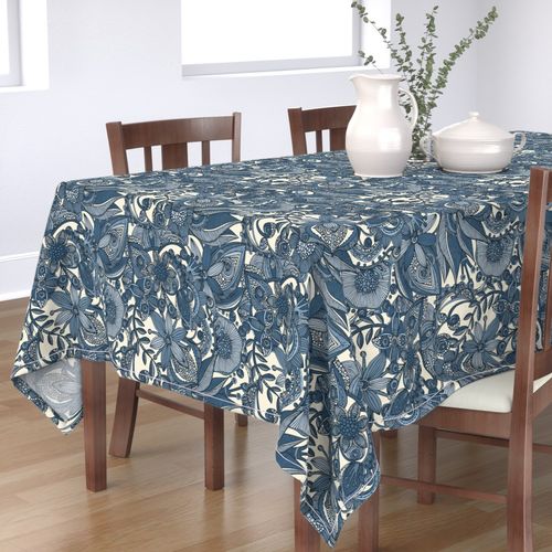 HOME_GOOD_RECTANGULAR_TABLE_CLOTH