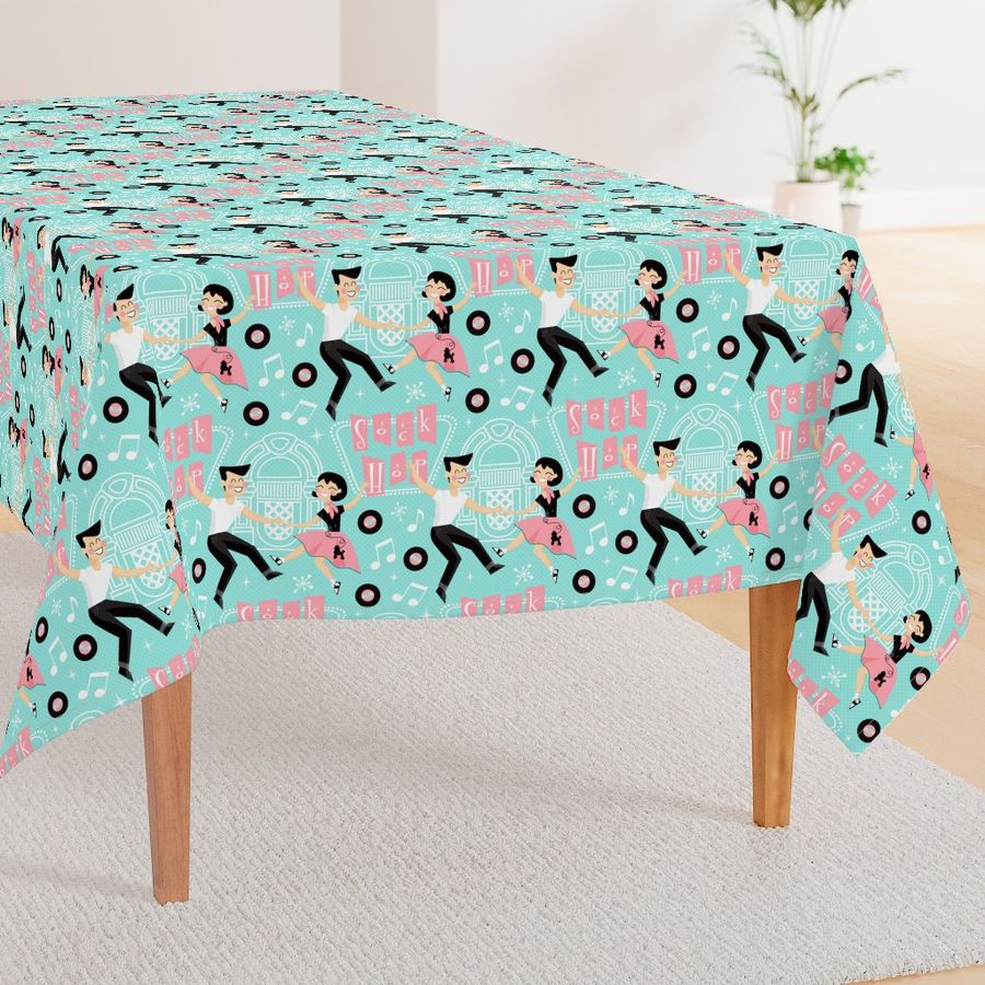 HOME_GOOD_RECTANGULAR_TABLE_CLOTH