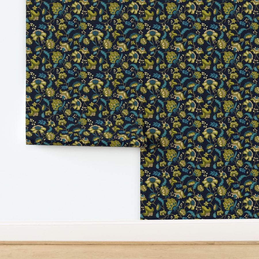 Botanisch Blumen Vintage Blau Grun Mobelstoff Blaue Blumen Vintage Bluten Dunkelblau Grune Blumen Inneneinrichtung Blumen Jahrgang Spoonflower